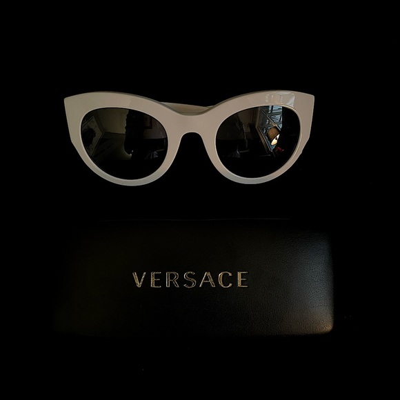 White Versace sunglasses - Picture 1 of 4